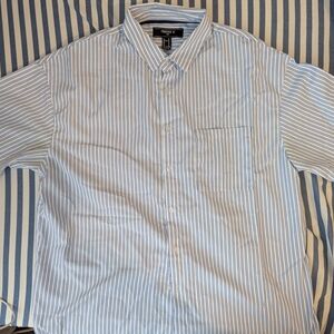 Forever 21 Men's Blue and White Striped Shirt